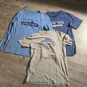 Patagonia‎ Kids lot of 3 Graphic Print Shirts Casual Outdoor Adventure